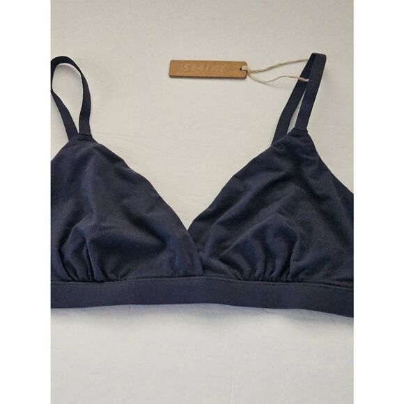 COPY - Skims bra Nwt - Picture 3 of 10